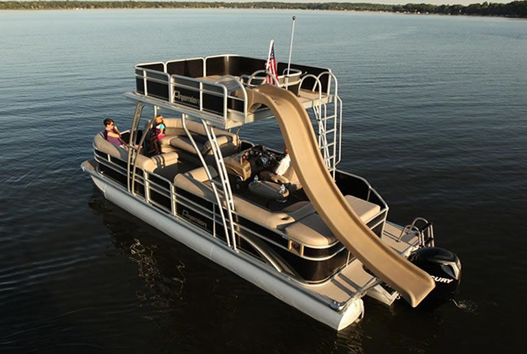 Pontoon boat